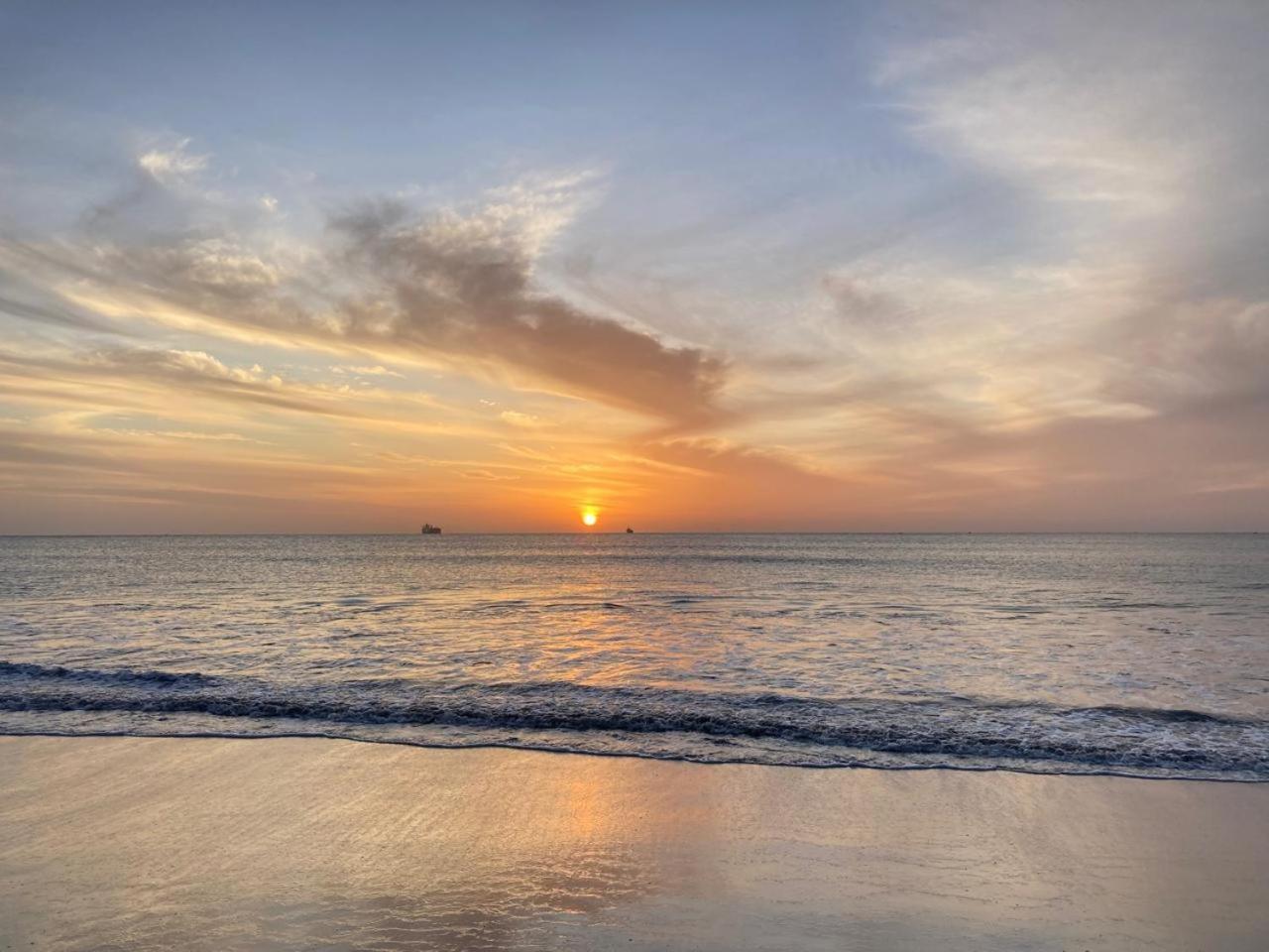 Ceylon Beach Haven Uppuveli Trincomalee Exterior foto